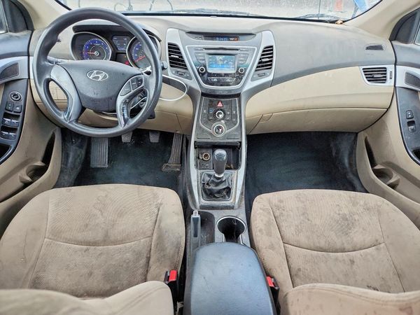 2015 HYUNDAI ELANTRA GLS(Middle)