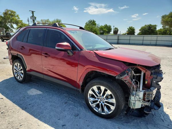 2021 TOYOTA RAV4 XLE Premium