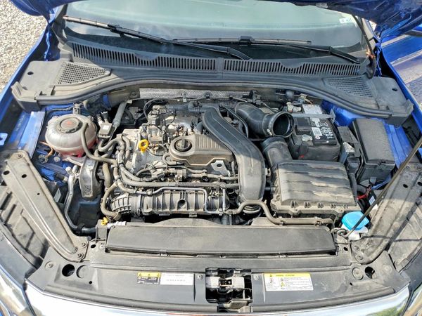 2024 VOLKSWAGEN JETTA SE, SE (AQ301 Trans) — Engine bay