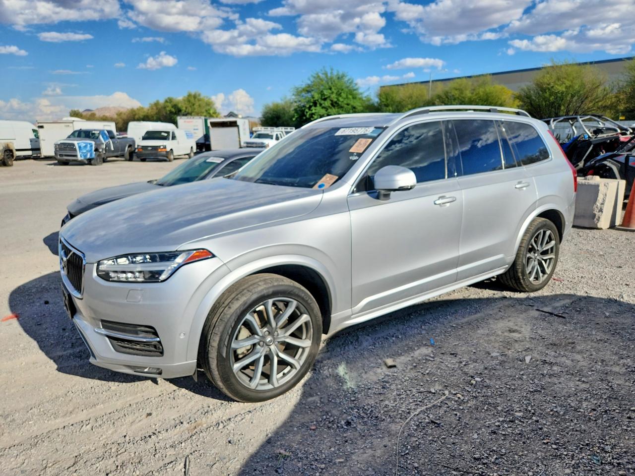 2019 VOLVO XC90 Momentum