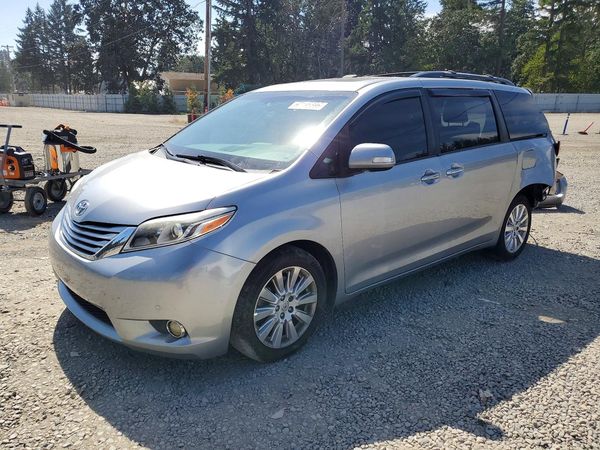 2015 TOYOTA SIENNA