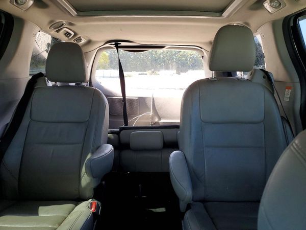 2015 TOYOTA SIENNA