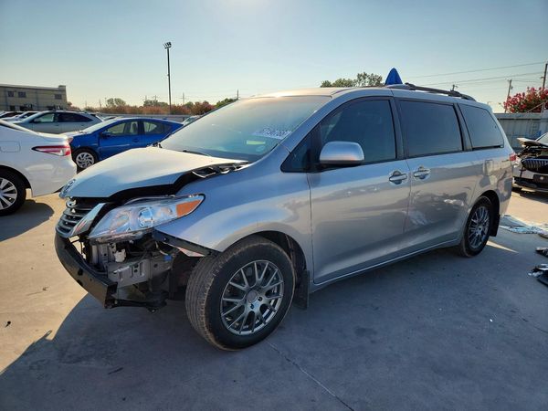 2014 TOYOTA SIENNA