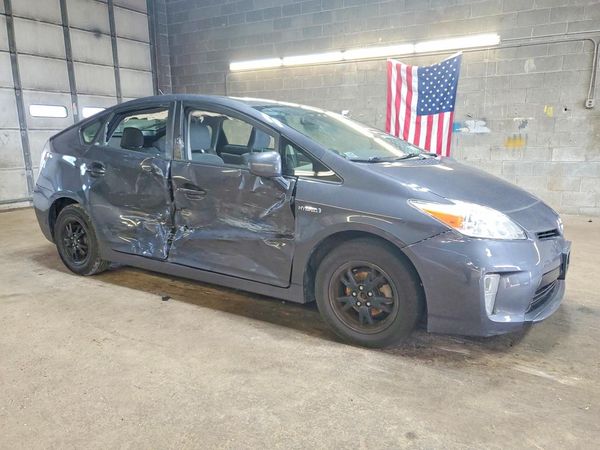 2015 TOYOTA PRIUS