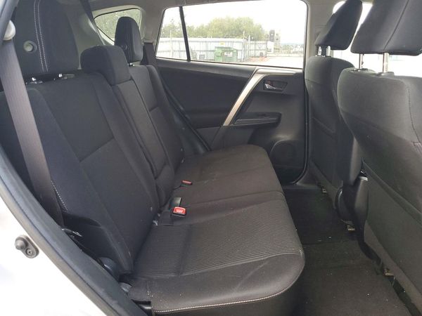 2015 TOYOTA RAV4 XLE (M Grade)