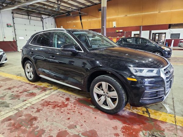 2018 AUDI Q5 quattro Premium Plus — Passenger 3/4