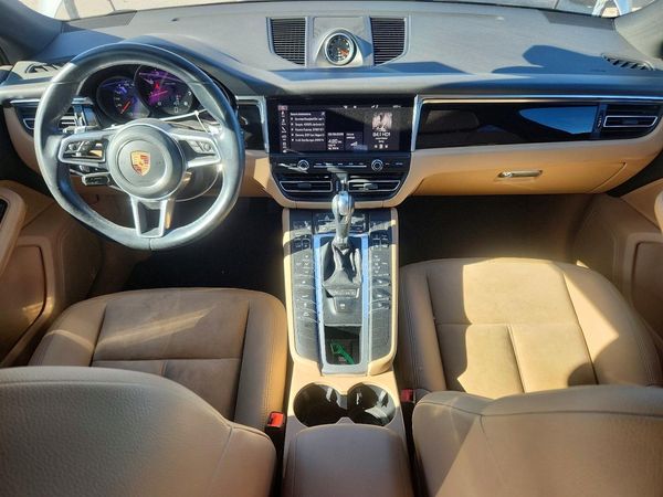 2020 PORSCHE MACAN