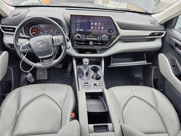 2023 TOYOTA HIGHLANDER