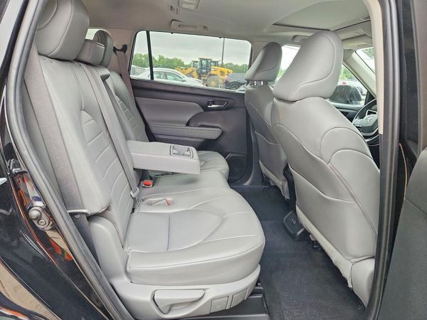 2023 TOYOTA HIGHLANDER