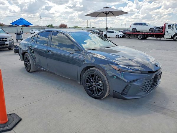 2025 TOYOTA CAMRY