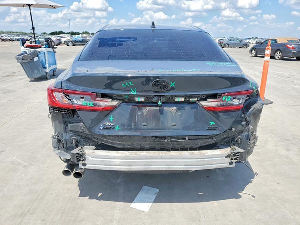 2025 TOYOTA CAMRY