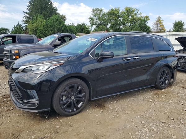 2023 TOYOTA SIENNA