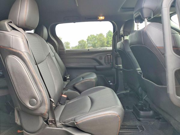 2023 TOYOTA SIENNA XSE