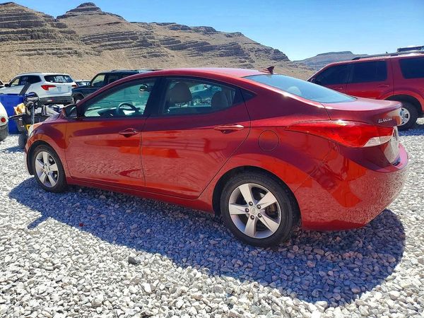 2013 HYUNDAI ELANTRA