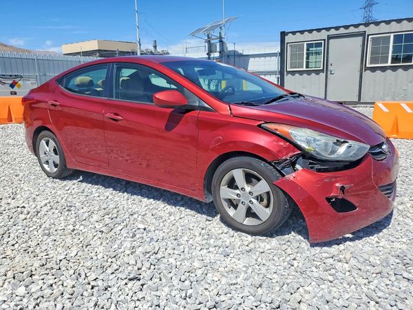 2013 HYUNDAI ELANTRA