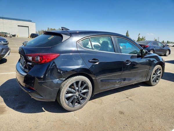 2018 MAZDA 3