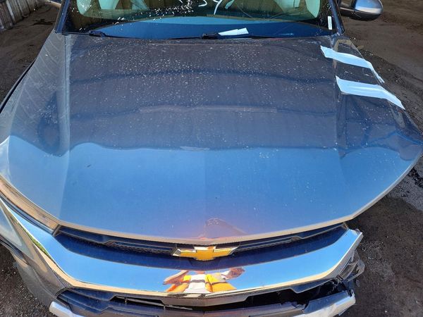 2021 CHEVROLET TRAILBLAZE LT — Engine bay