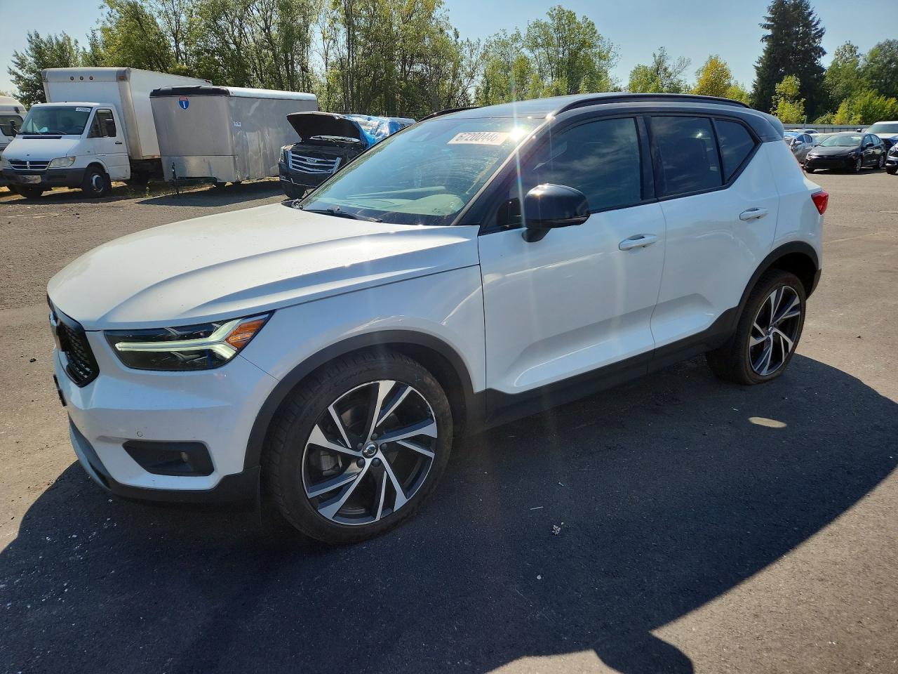 2020 VOLVO XC40