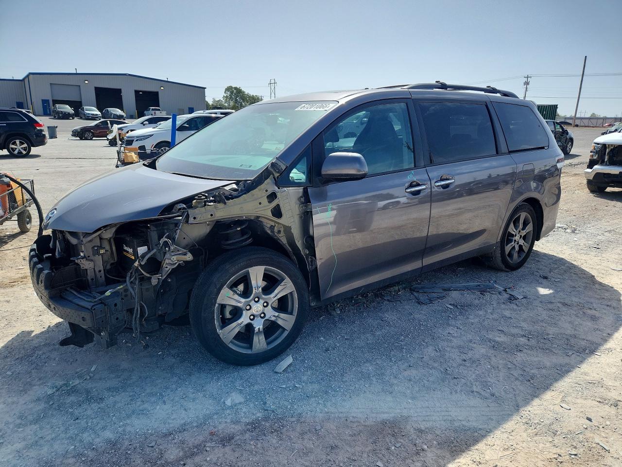2017 TOYOTA SIENNA SE/SE Premium