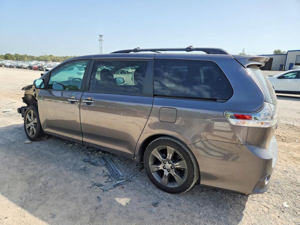 2017 TOYOTA SIENNA SE/SE Premium