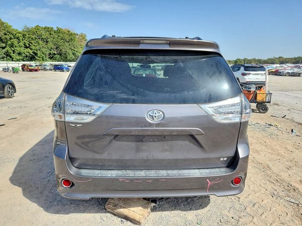2017 TOYOTA SIENNA SE/SE Premium