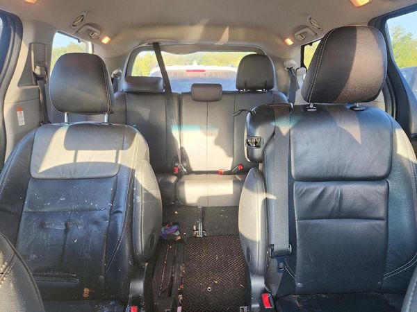 2017 TOYOTA SIENNA SE/SE Premium