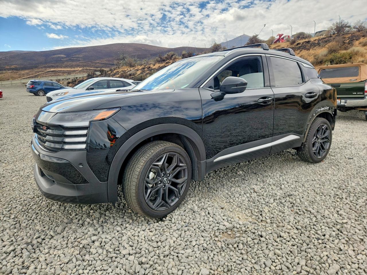 2025 NISSAN KICKS