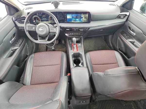 2025 NISSAN KICKS