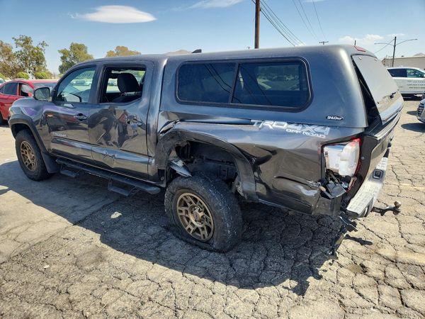 2017 TOYOTA TACOMA