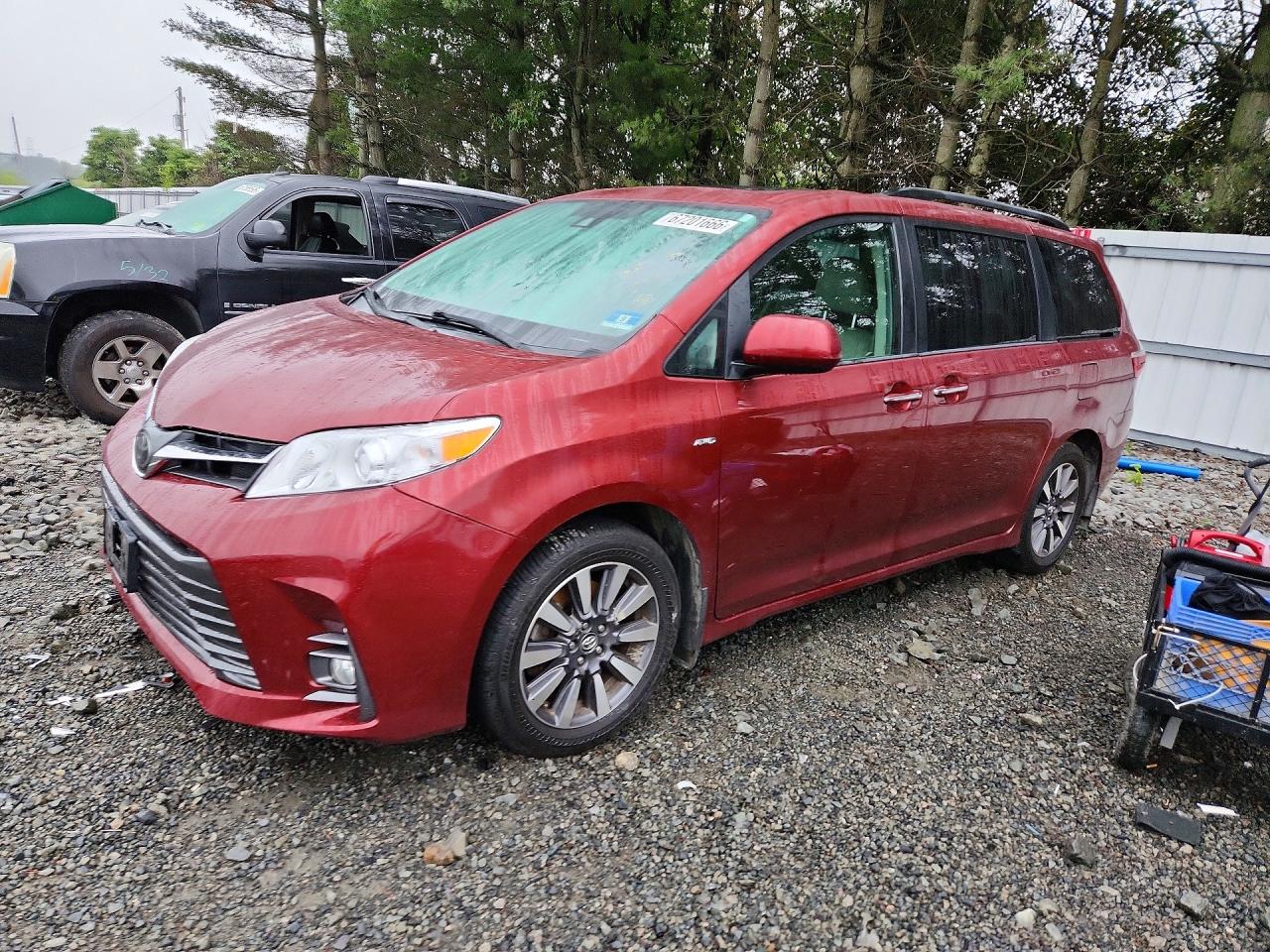 2018 TOYOTA SIENNA
