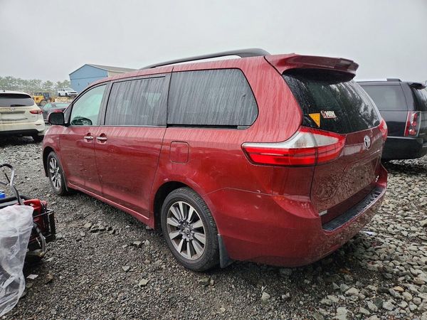 2018 TOYOTA SIENNA