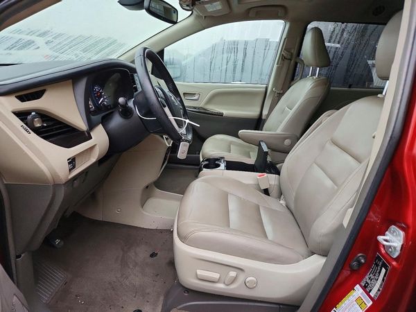 2018 TOYOTA SIENNA