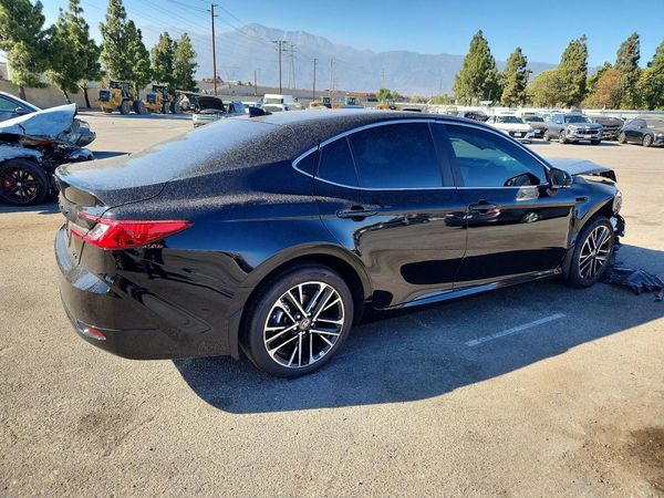 2025 TOYOTA CAMRY