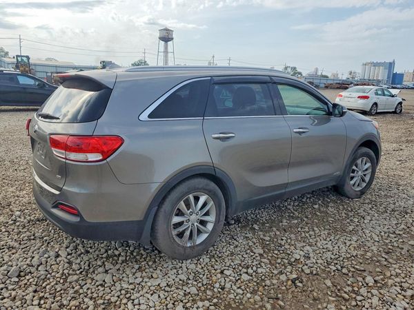 2016 KIA SORENTO L / LX