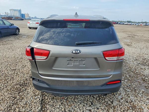 2016 KIA SORENTO L / LX