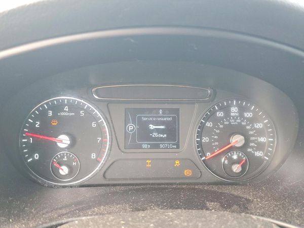 2016 KIA SORENTO L / LX