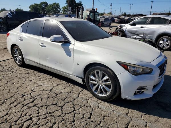 2014 INFINITI Q50 — Passenger 3/4