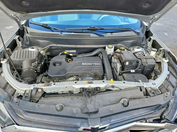 2019 CHEVROLET EQUINOX LS — Engine bay