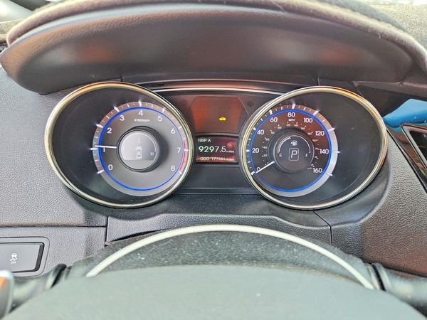 2012 HYUNDAI SONATA