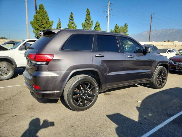 2019 JEEP GRAND CHEROKEE Laredo