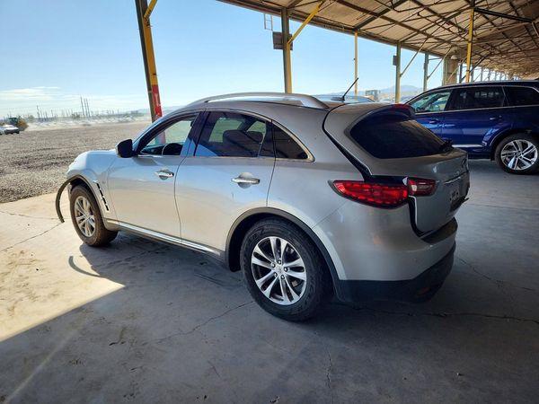 2017 INFINITI QX70