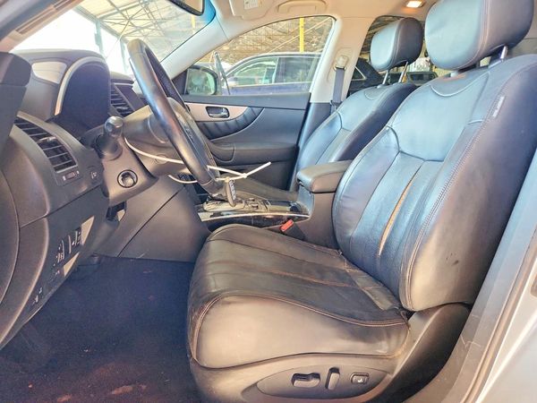 2017 INFINITI QX70