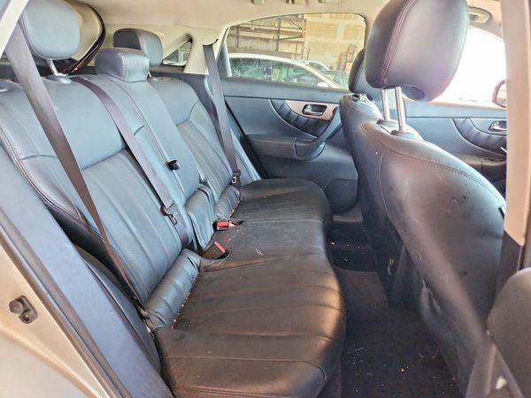 2017 INFINITI QX70