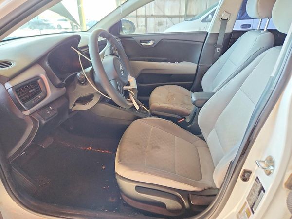 2018 KIA RIO 5-DOOR LX, S