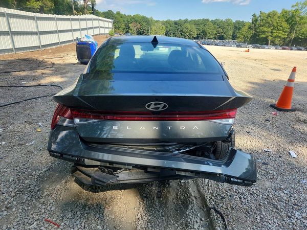 2024 HYUNDAI ELANTRA