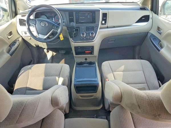 2015 TOYOTA SIENNA