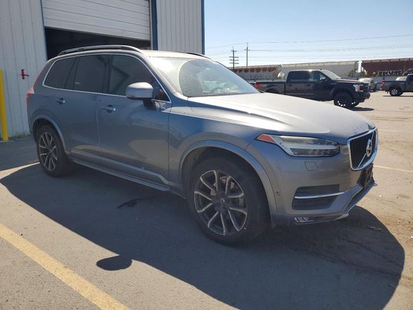 2017 VOLVO XC90 Momentum