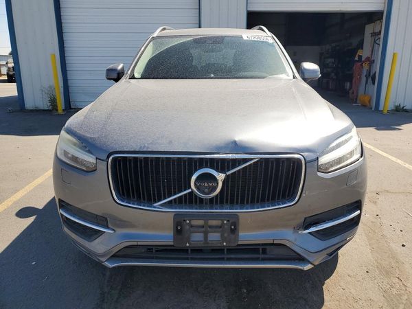 2017 VOLVO XC90 Momentum