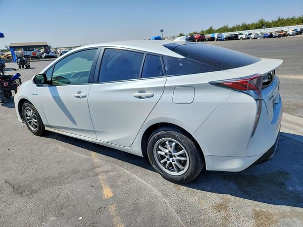2016 TOYOTA PRIUS