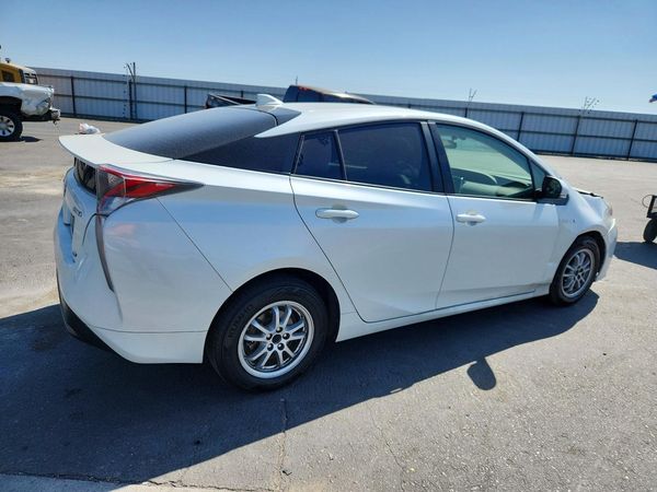 2016 TOYOTA PRIUS